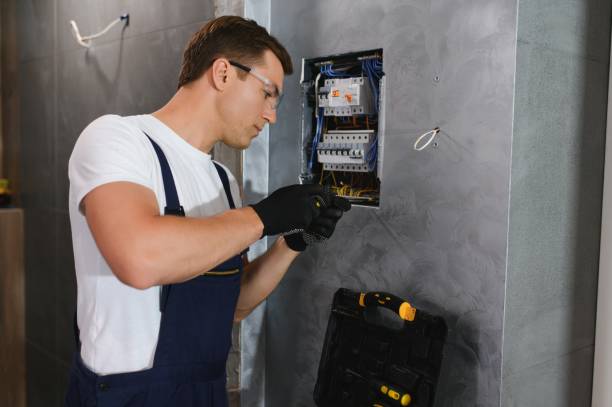 Best Affordable Emergency Electrician  in Holly Springs, MS